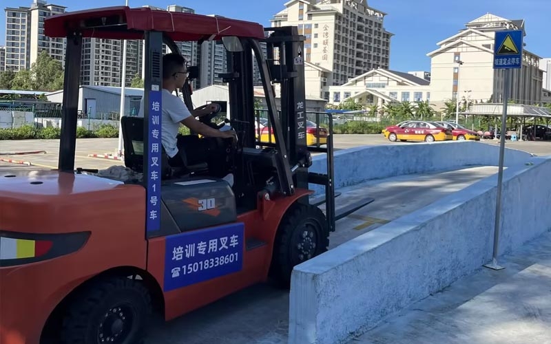叉車司機實操教學現場二